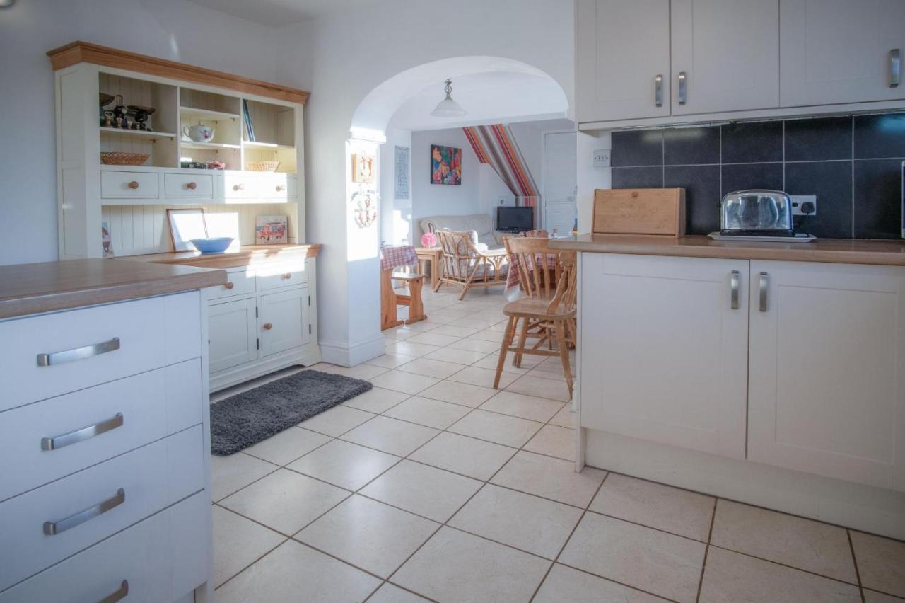 Maytree Cottage - 4 Bedroom Holiday Home - Tenby Luaran gambar