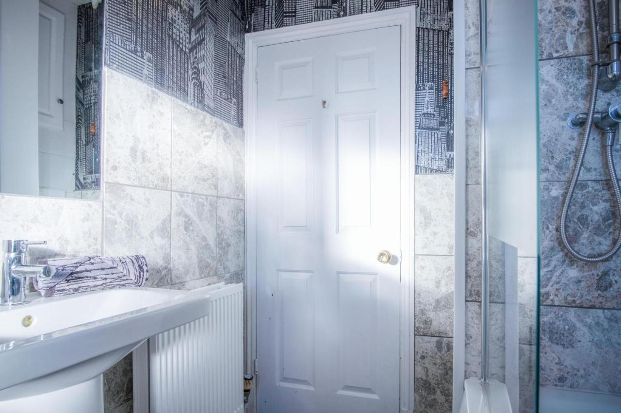 Maytree Cottage - 4 Bedroom Holiday Home - Tenby Luaran gambar