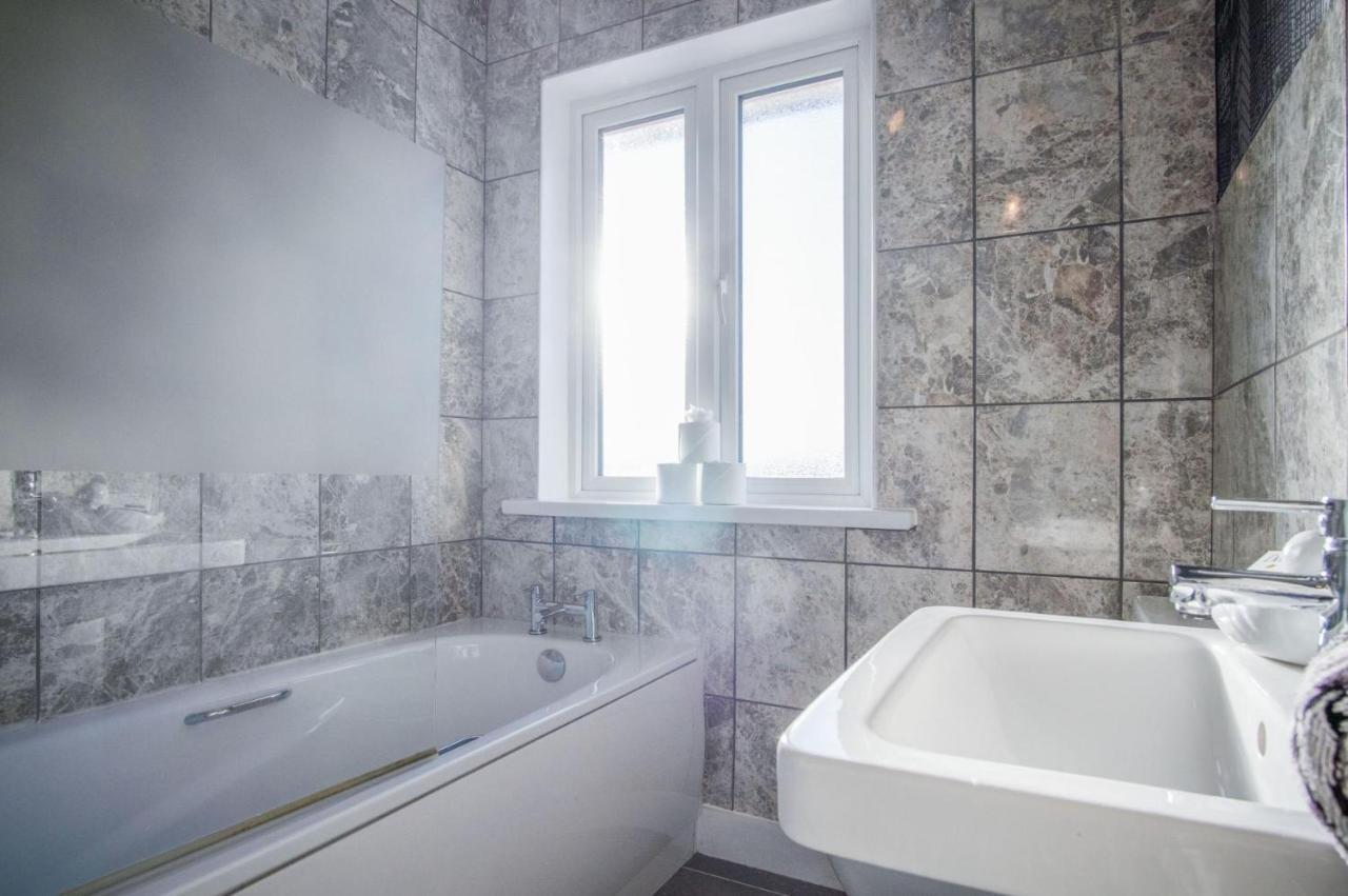 Maytree Cottage - 4 Bedroom Holiday Home - Tenby Luaran gambar